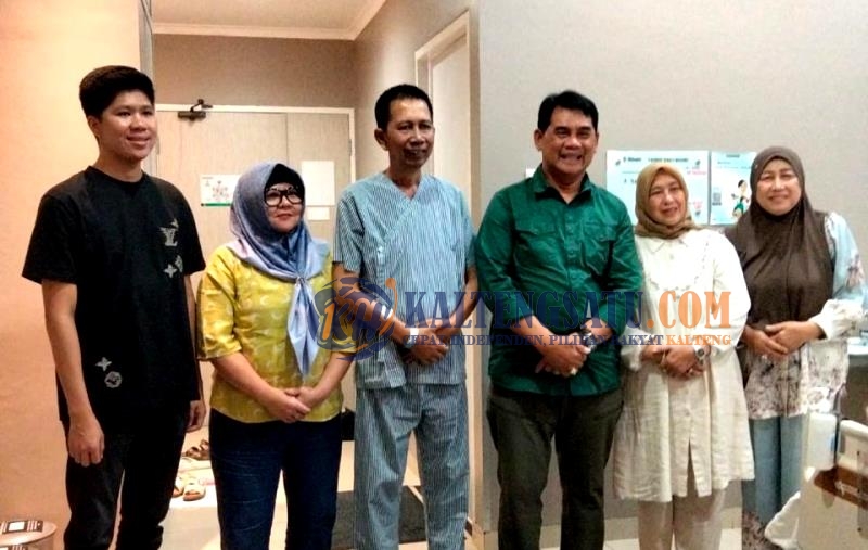 Kalteng Kehilangan Putra Terbaiknya: Jenazah H Nadalsyah Koyem Dibawa ke Muara Teweh Pagi ini