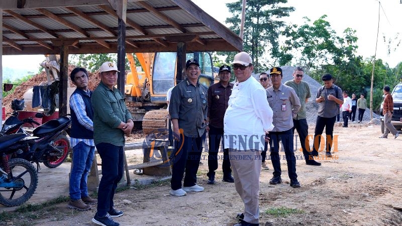 Tinjau Jalan KM 30, Bupati Shalahuddin Instruksikan Percepatan Pengerjaan Akses Menuju Desa Jamut