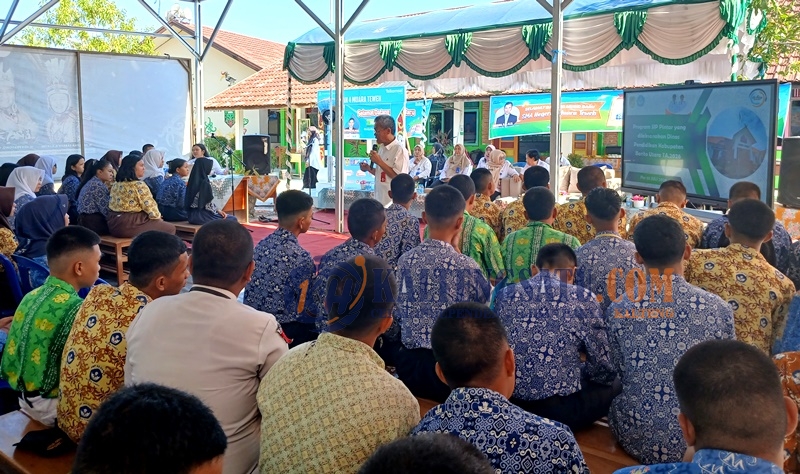 Kadis Pendidikan Sosialisasikan Program SIP Pintar kepada Peserta MPLS SMA Negeri 4 Muara Teweh