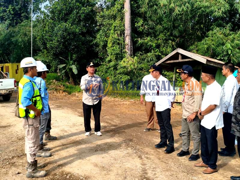 Bupati Shalahuddin Tegur PT BBN, Minta Segera Perbaiki Jalan Kabupaten yang Rusak
