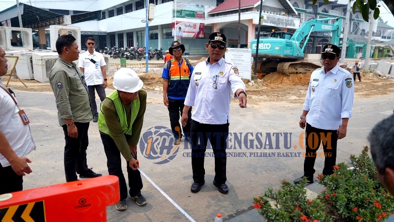 Bupati Shalahuddin Cek Langsung Pelebaran Jalan, Pastikan Pembangunan Infrastruktur Berjalan Sesuai 
