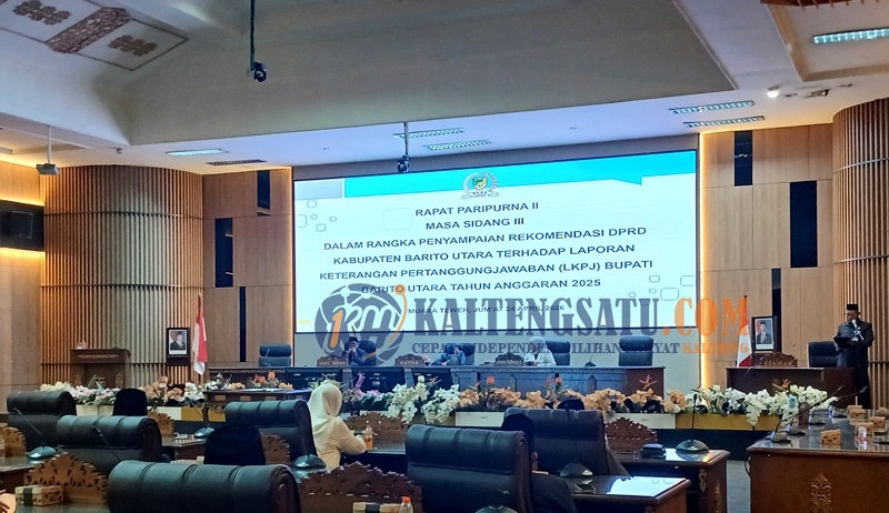 DPRD Barito Utara Sampaikan Rekomendasi LKPJ Bupati 2025 dalam Rapat Paripurna II