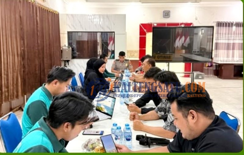 Disdukcapil Barito Utara Aktivasi IKD di Polres dan Kodim 1013 Muara Teweh